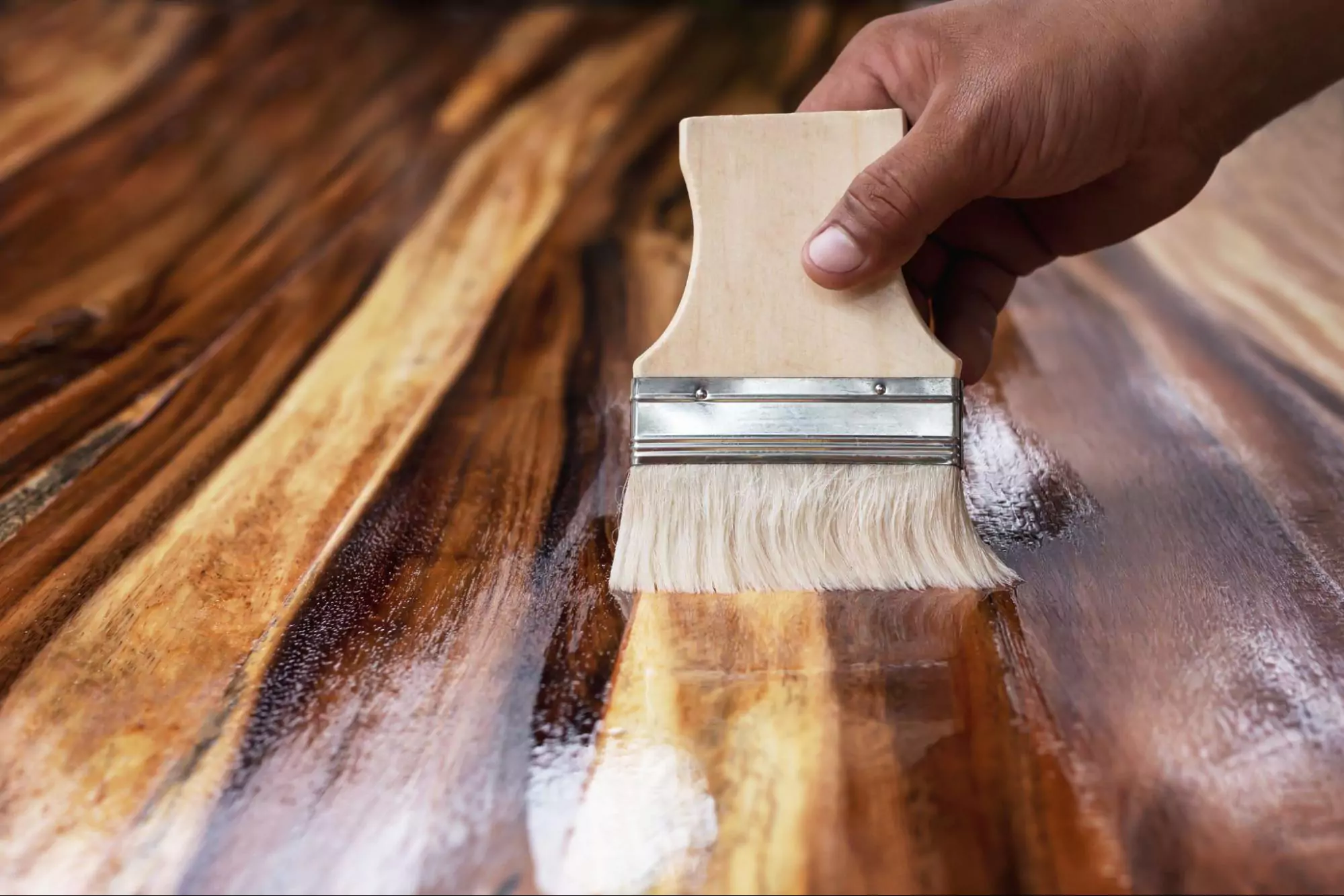 3 Teknik Finishing Kayu Agar Serat Terlihat Alami dan Elegan