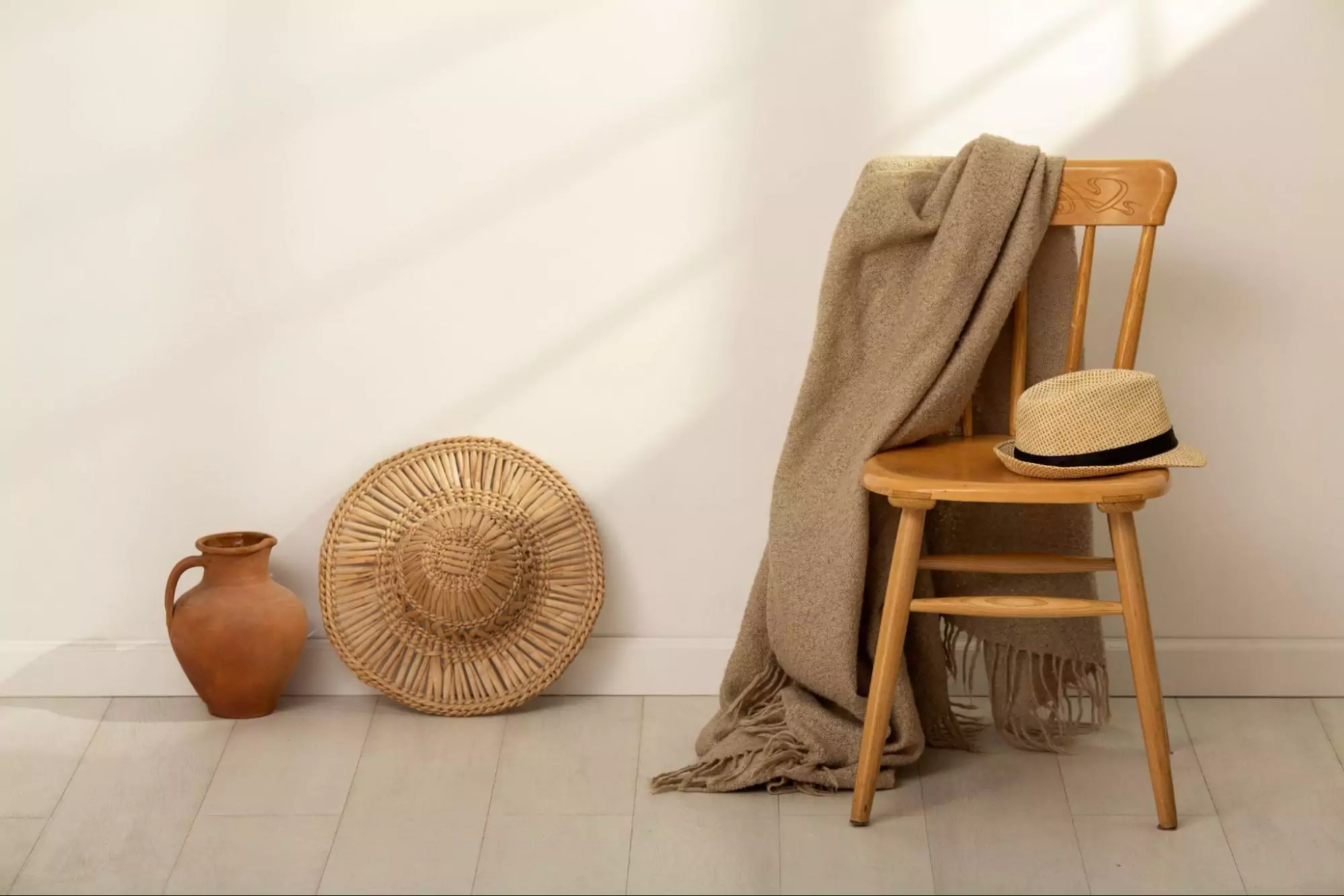 Tren Warna Cat Kayu Earth Tone 2025, Mana yang Cocok untuk Furniture Anda?