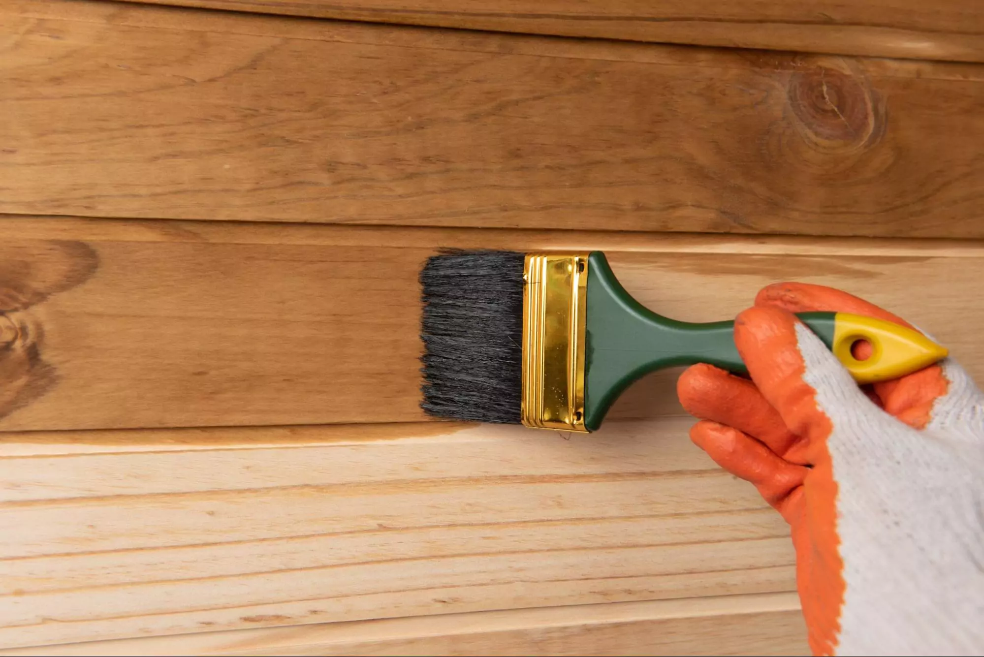 7 Tips Mengurangi Bau Menyengat Saat Finishing Furniture di Dalam Ruangan