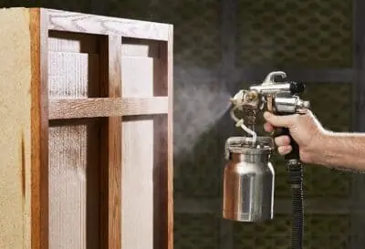 latihan menggunakan spray gun pada finishing kayu