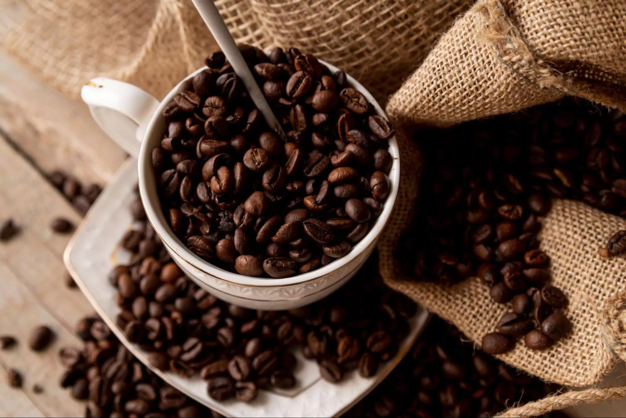 Menggunakan Bahan Alami seperti Kopi atau Kulit Jeruk