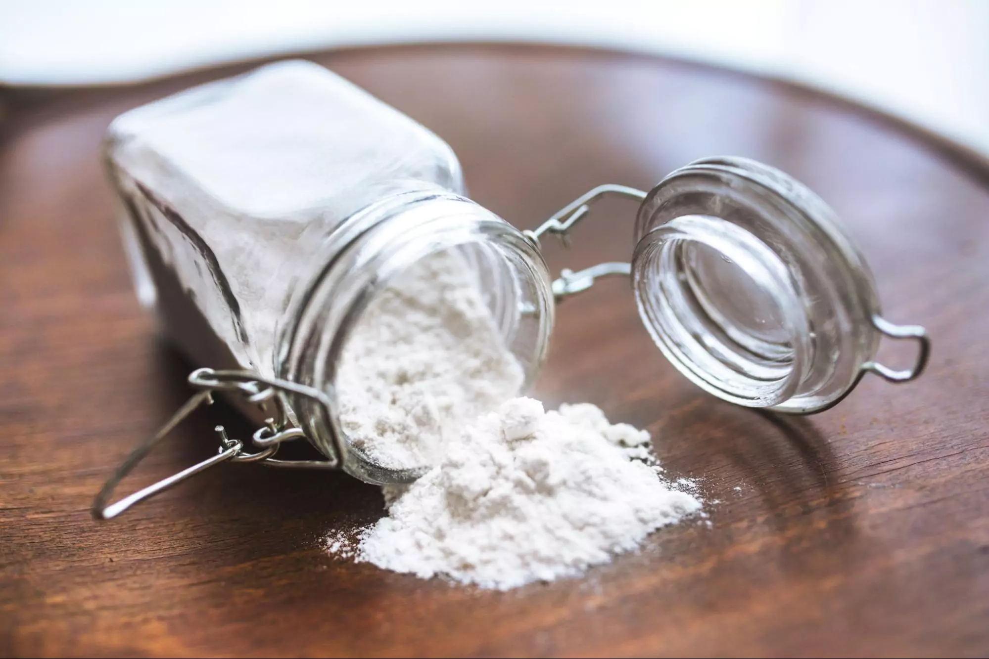 Menggunakan Baking Soda sebagai Penyerap Bau