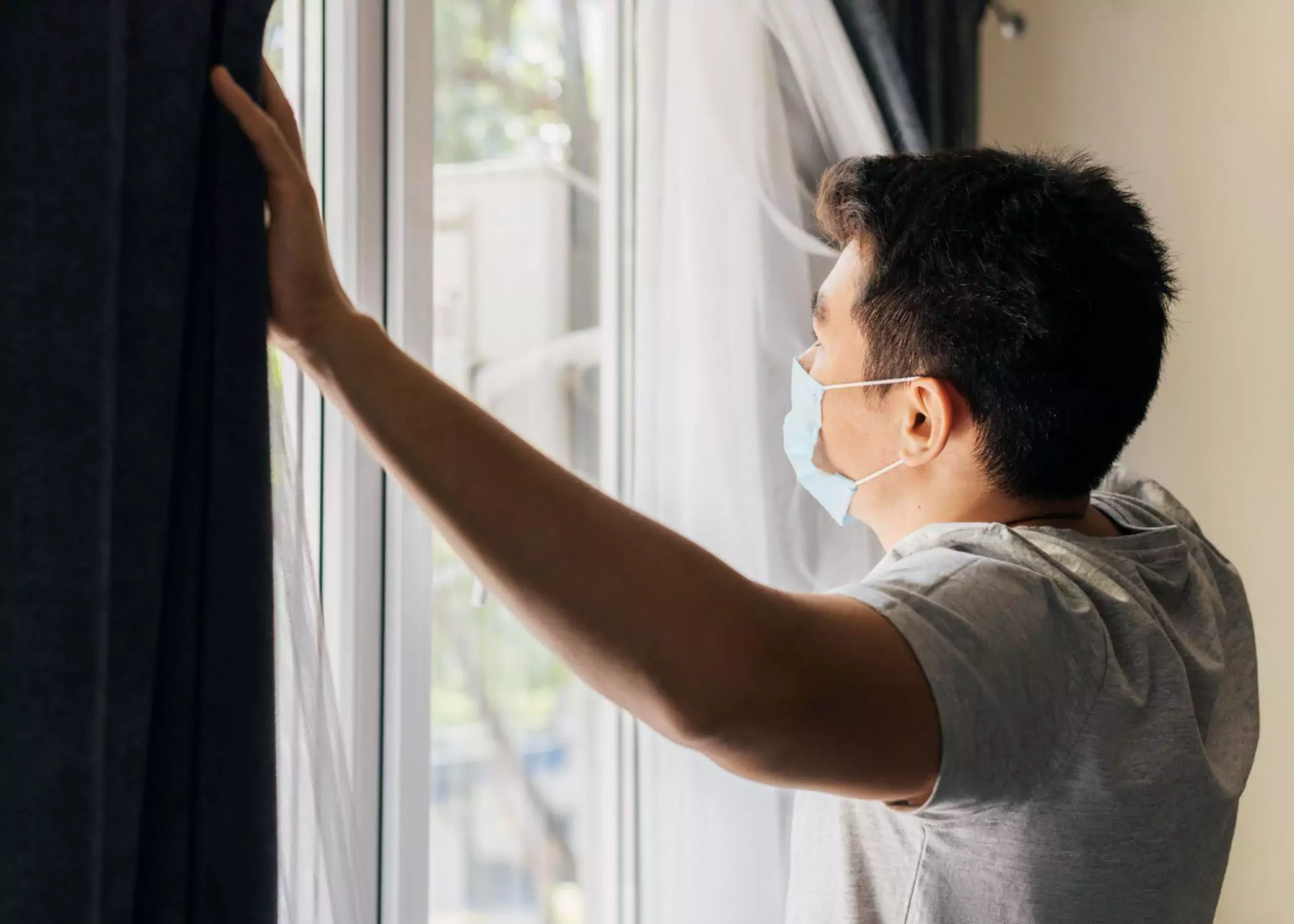 Membuka Ventilasi Ruangan